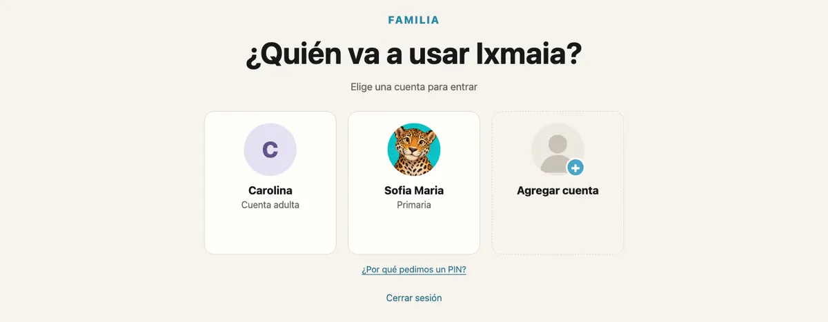 Pantalla ¿Quién va a usar Ixmaia? con la tarjeta Cuenta adulta, la cuenta de una estudiante de primaria y la tarjeta Agregar cuenta